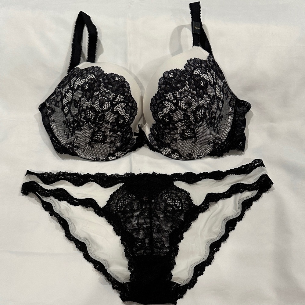 Victoria's Secret Black and White Lace Bra Set
